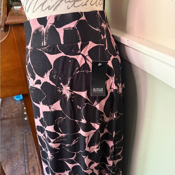 a.n.a Black and Tan Trumpet Maxi Skirt‼️FINAL SALE Price - Picture 3 of 6